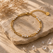 Ciselé Cuff Bracelet – sculptural cuff profile